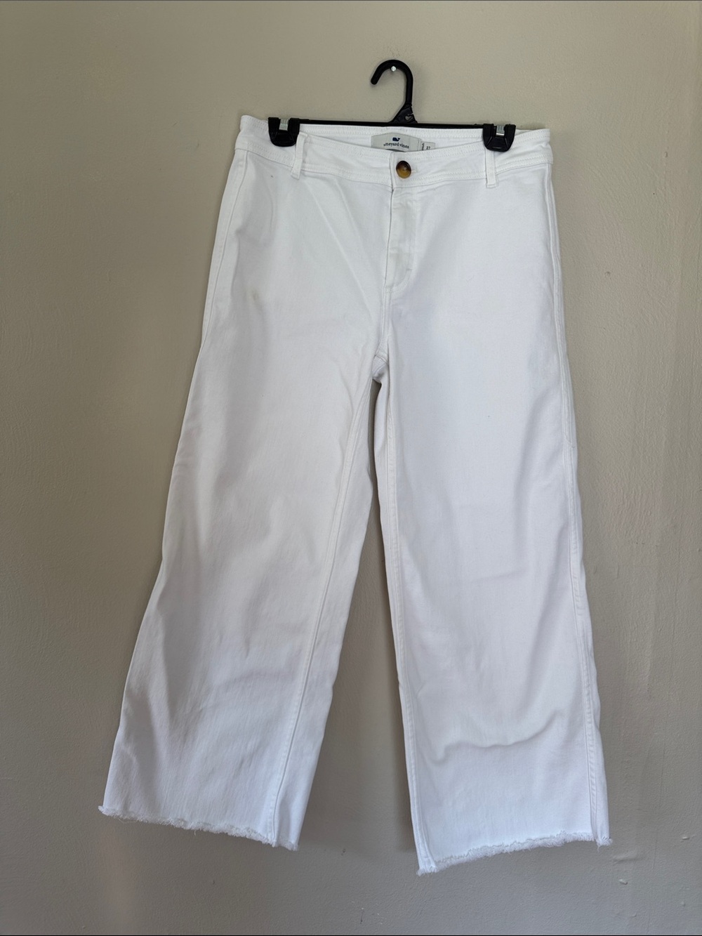 Vineyard Vines White wide leg crop jeans 27